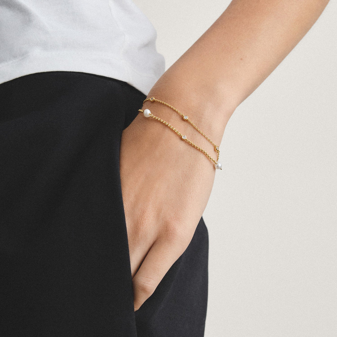 Bracelet with pearls and zirconia