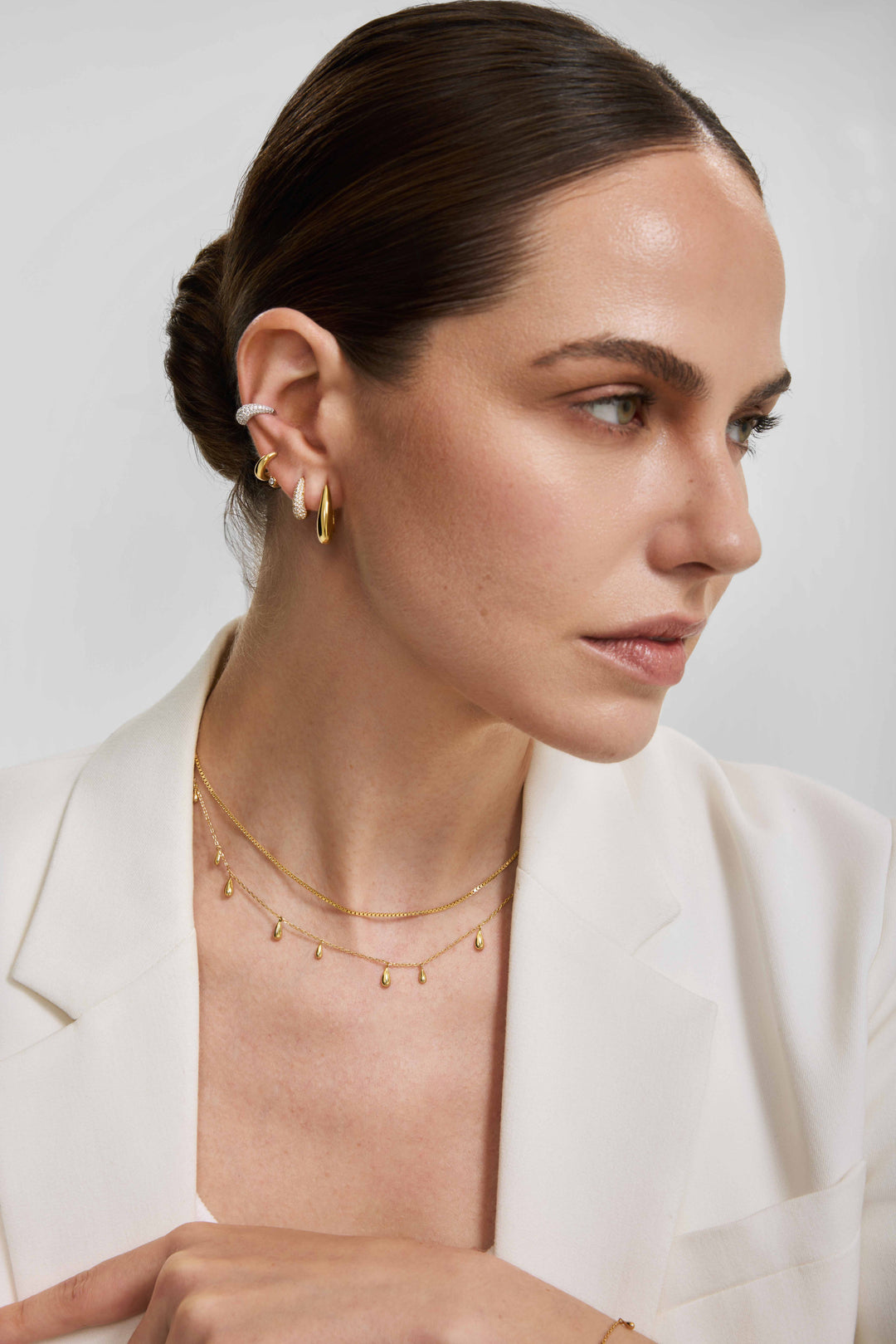 Gold Polished Teardrop Dangle Station Necklace
