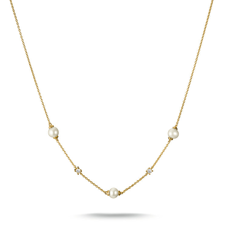 Chain with pearls and zirconia