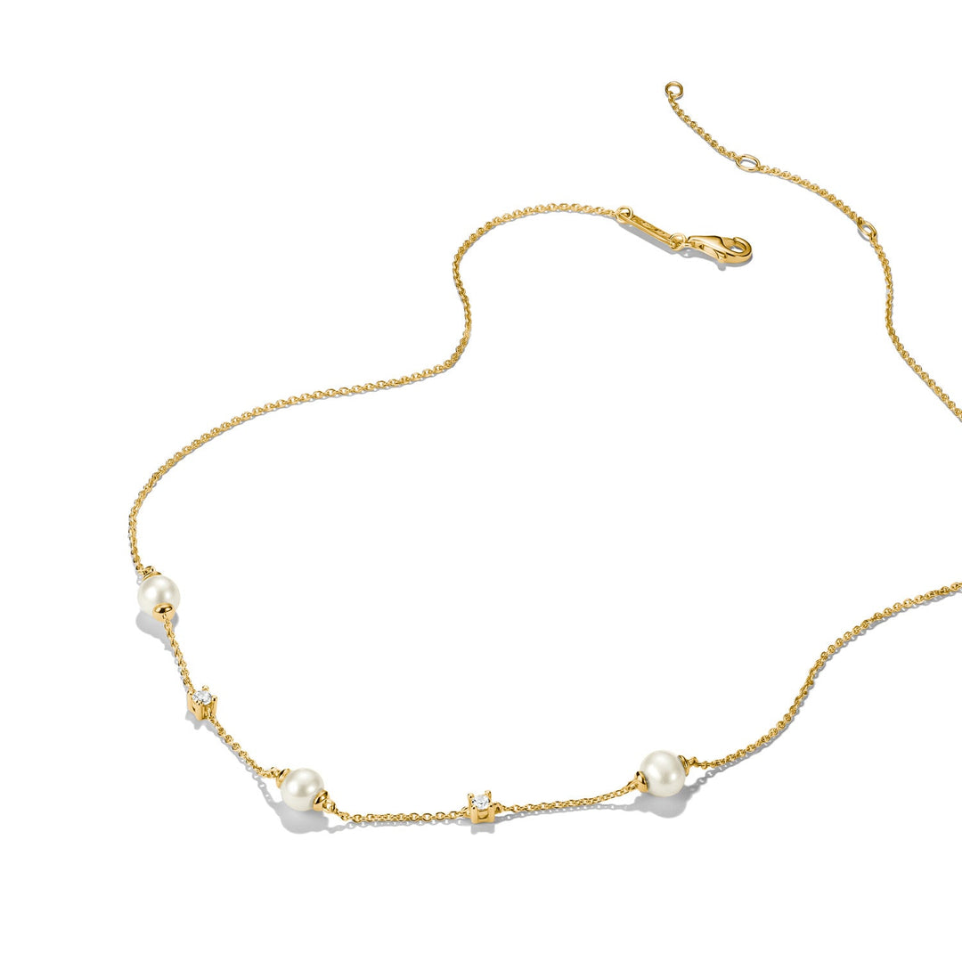 Chain with pearls and zirconia