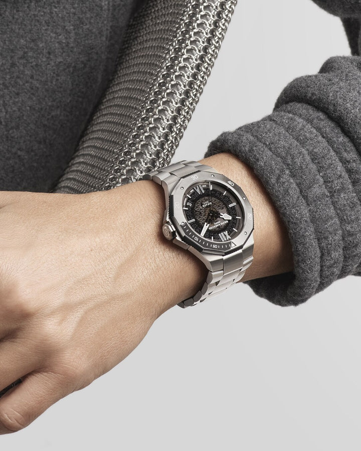 Baume & Mercier Riviera Automatic Watch Date Display - 42mm