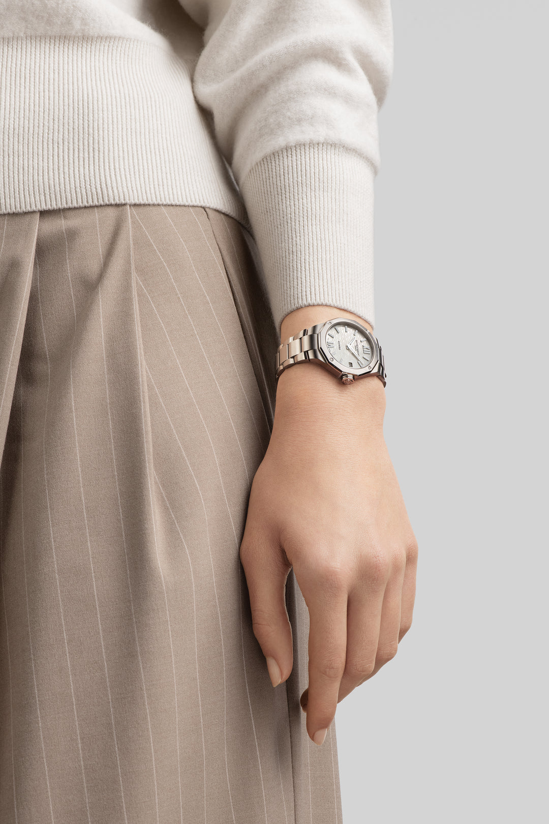 Baume & Mercier Riviera Date Display Women's Watch 33mm