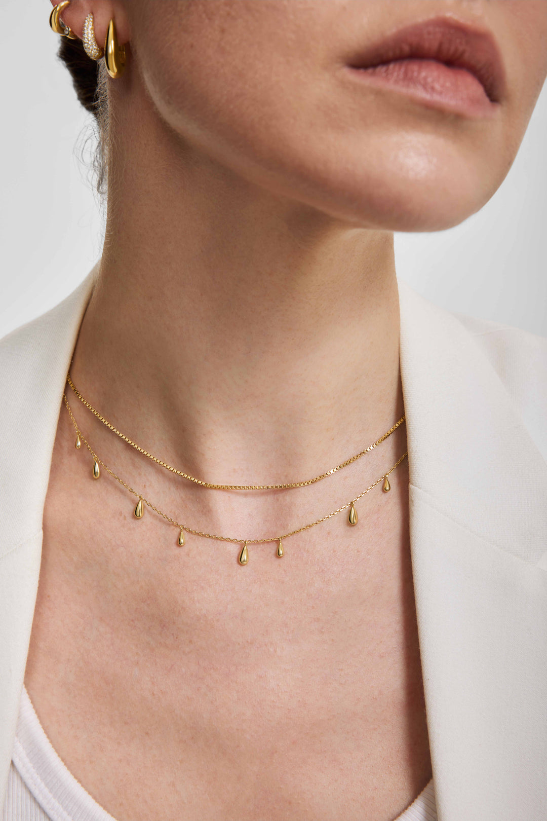 Gold Polished Teardrop Dangle Station Necklace