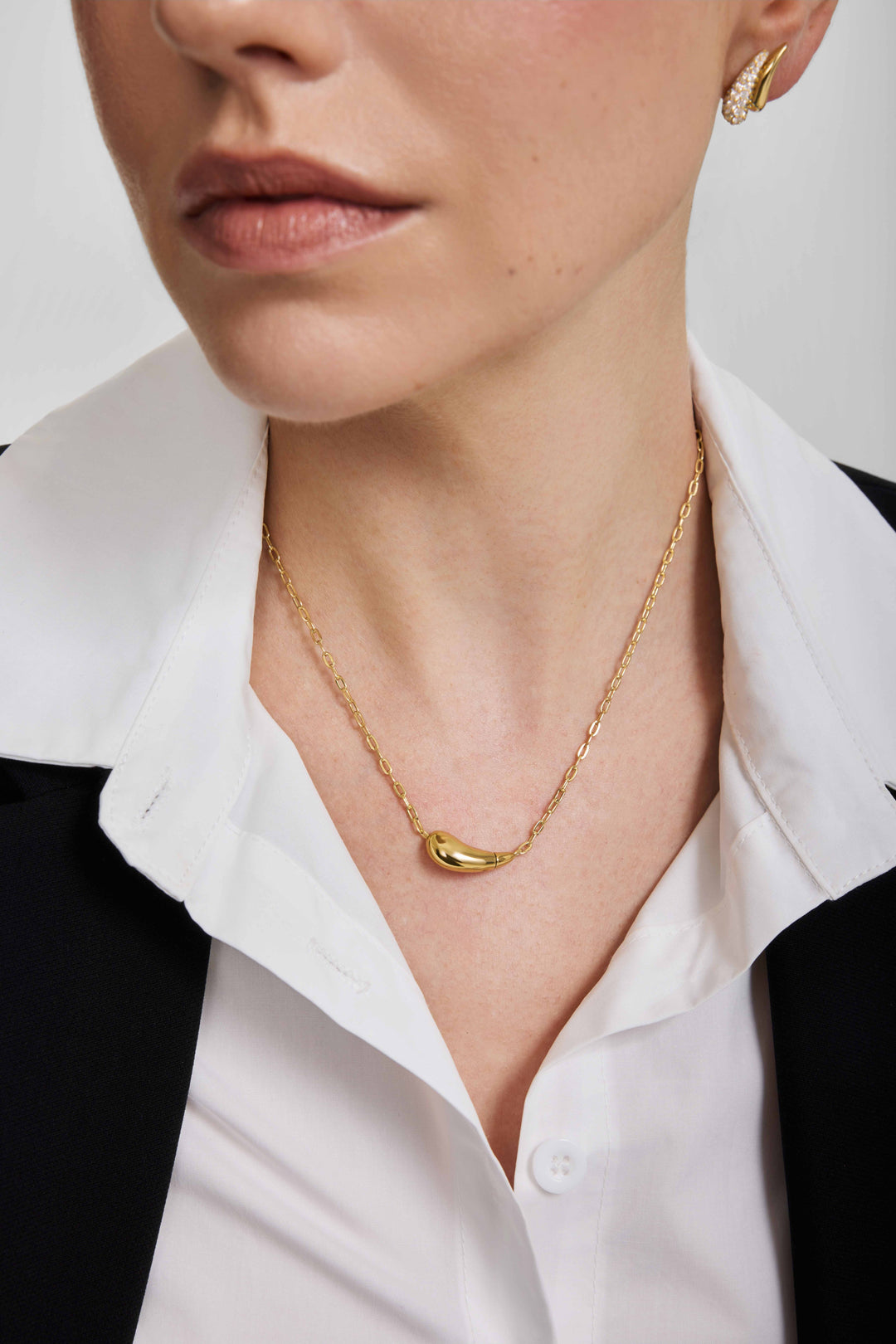 Gold Curved Teardrop Necklace