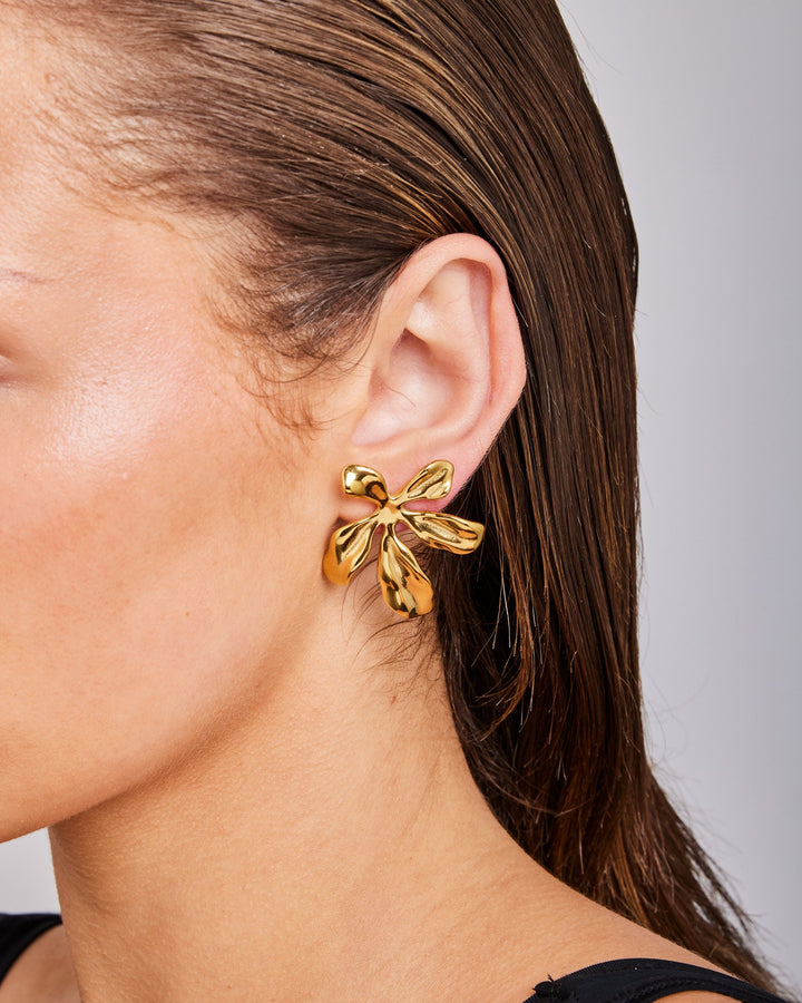 Aurelia Sculpted Flower Gold Stud Earrings | Zoe Olivia Jewellery Australia