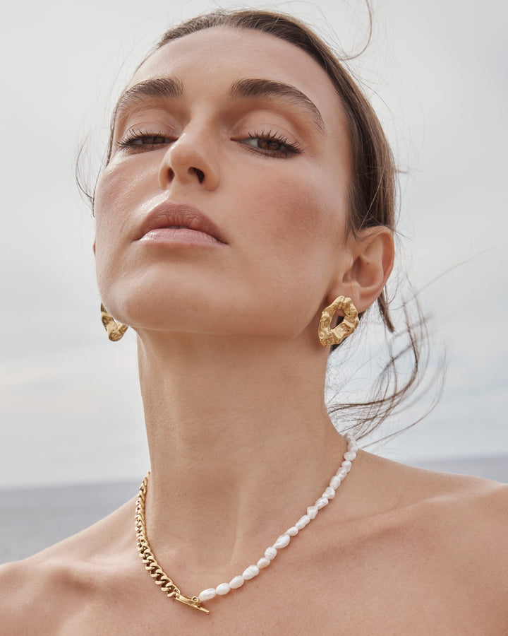 Opaline Freshwater Pearl Half Chain Statement FOB Necklace, close-up detail — Zoe Olivia