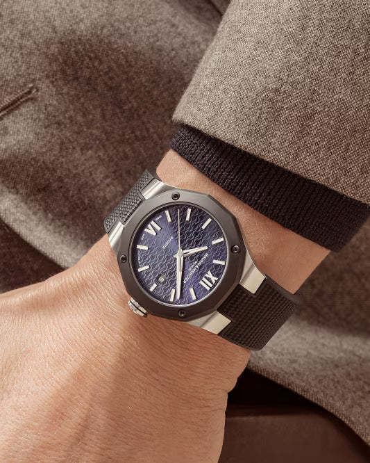 Baume & Mercier Riviera 10768 Automatic, Date Display Blue Dial Men's Watch 42mm