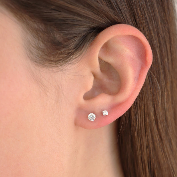 Diamond Stud Earrings with 0.20ct Diamonds in 9K White Gold