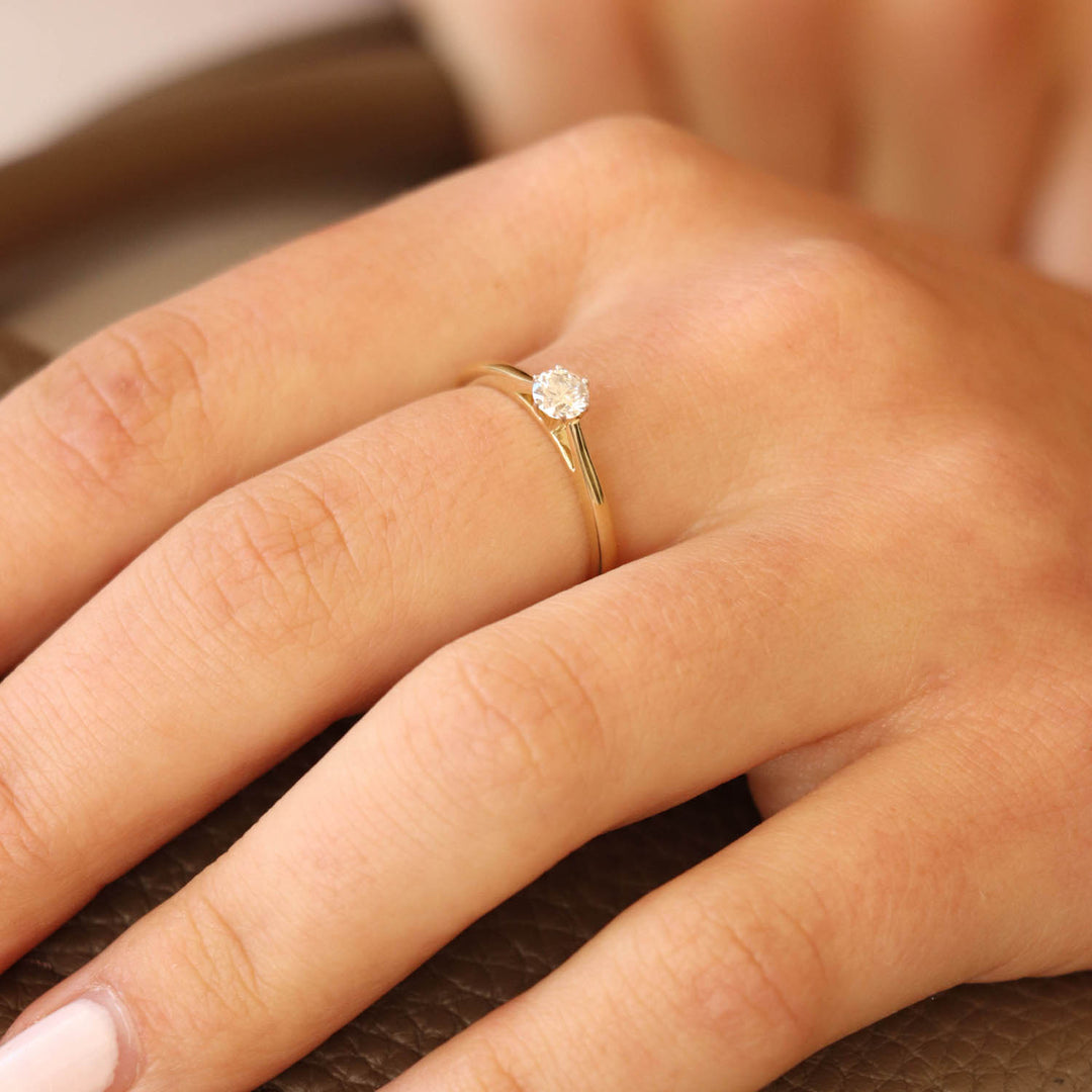Solitaire Ring with 0.25ct Diamond in 9K Yellow Gold