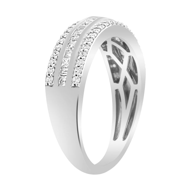Diamond Ring with 0.62ct Diamonds in 9K White Gold