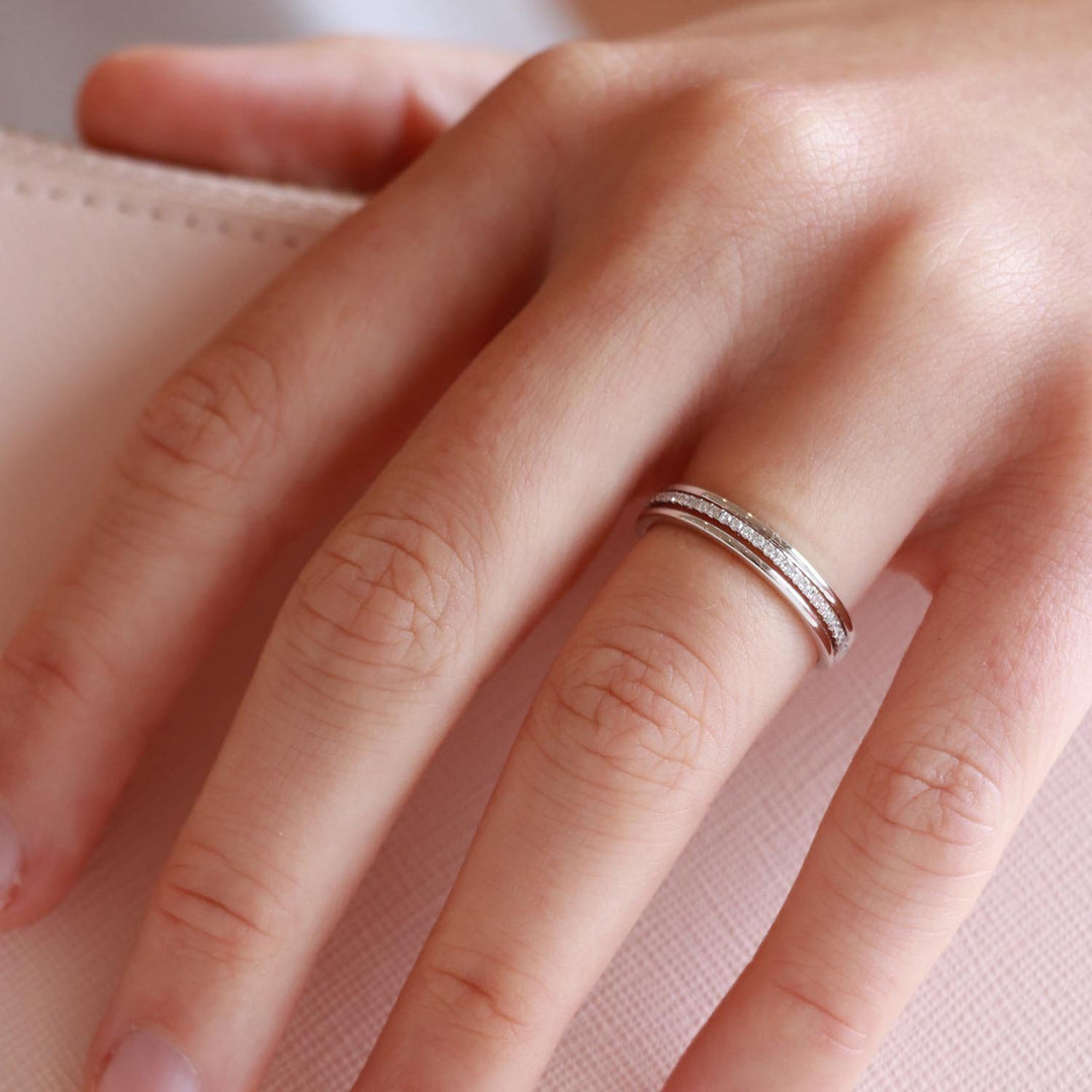 Band Ring with 0.1ct Diamonds in 9K White Gold